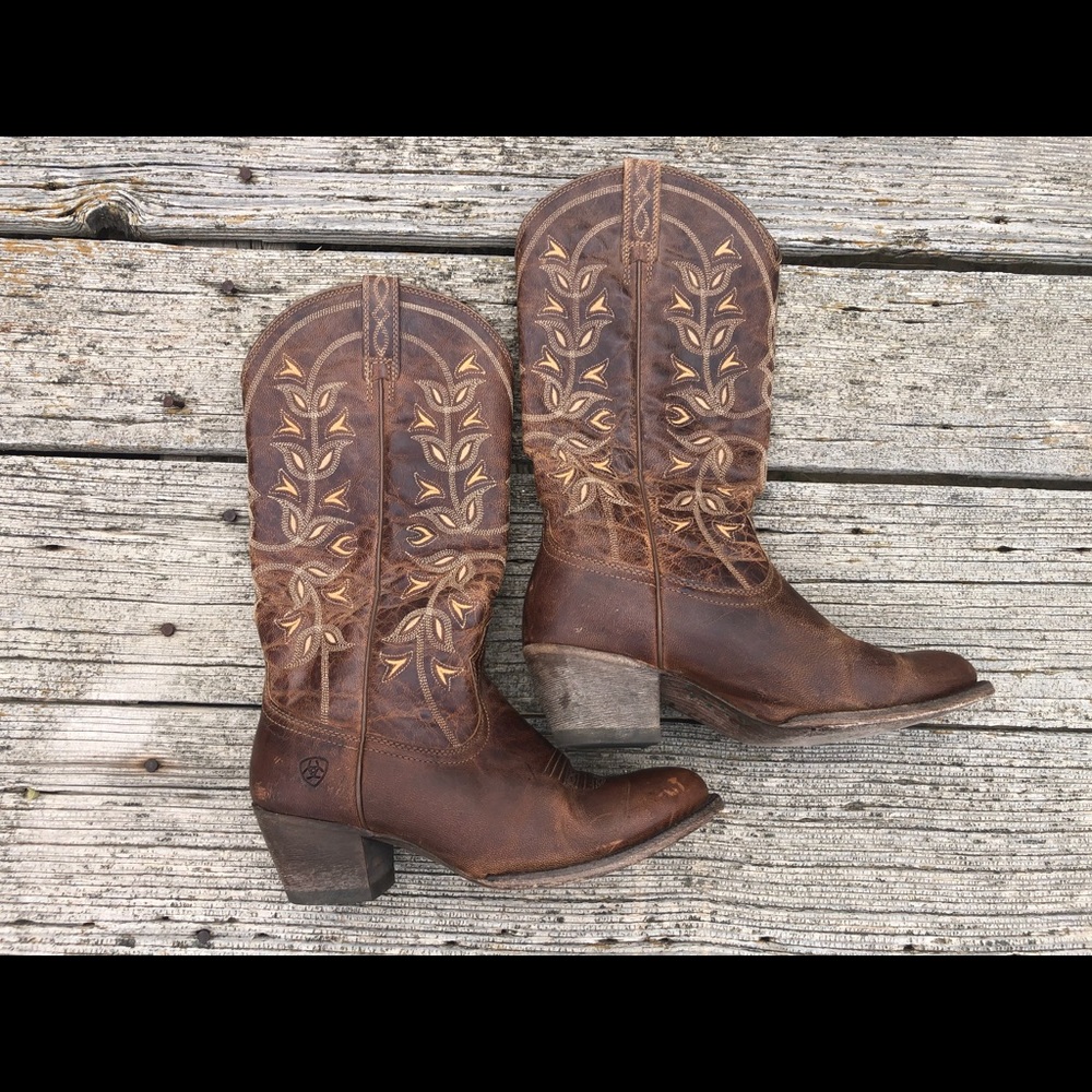 Ariat Boots Womens size 7.5B Brown